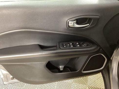 Used 2018 Jeep Compass Latitude w/ Popular Equipment Group image 15