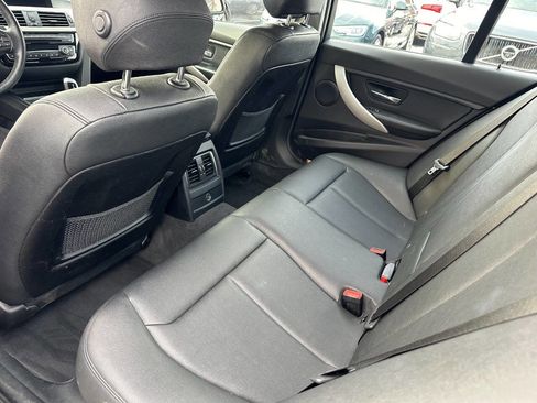 Used 2018 BMW 320i xDrive Sedan AWD/4WD image 12