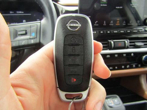 Used 2025 Nissan Pathfinder Platinum w/ Cargo Package AWD/4WD image 43