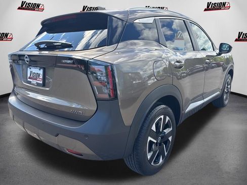 Certified 2025 Nissan Kicks SV w/ SV Premium Package AWD/4WD image 5