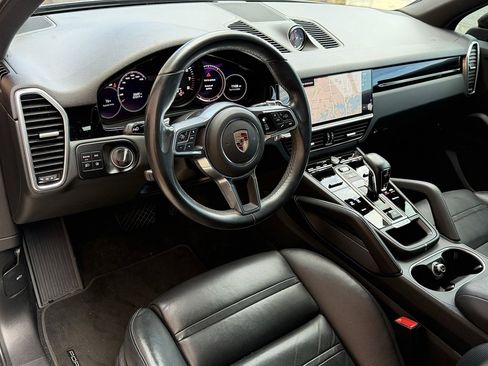 Certified 2023 Porsche Cayenne image 4