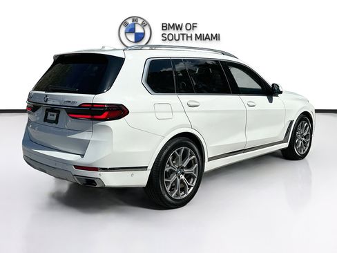 Used 2023 BMW X7 xDrive40i image 7