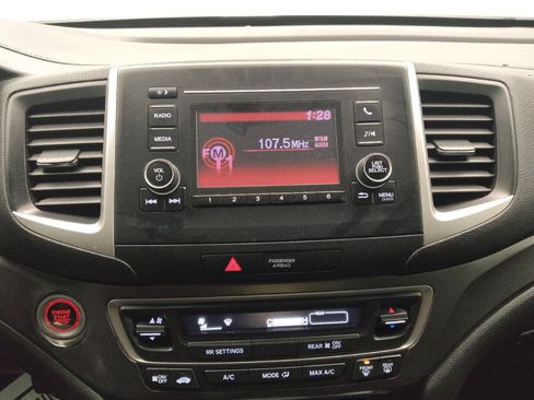 Used 2018 Honda Pilot LX image 25