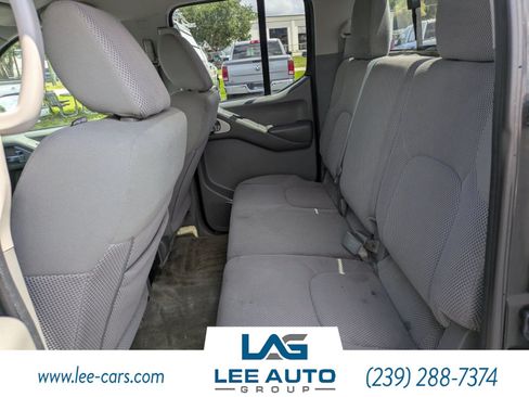 Used 2017 Nissan Frontier SV w/ SV Value Truck Package RWD image 12