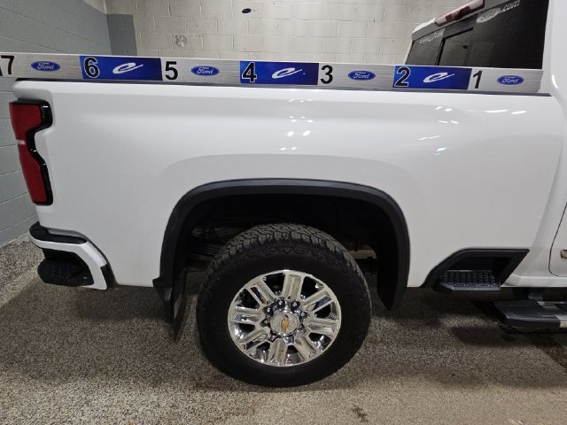 Used 2024 Chevrolet Silverado 2500 High Country w/ High Country Premium Package AWD/4WD image 27