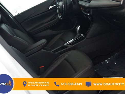 Used 2024 Buick Encore GX Sport Touring FWD image 8