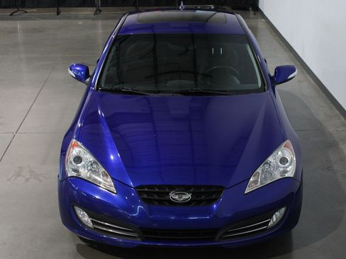 Used 2012 Hyundai Genesis 3.8 image 5