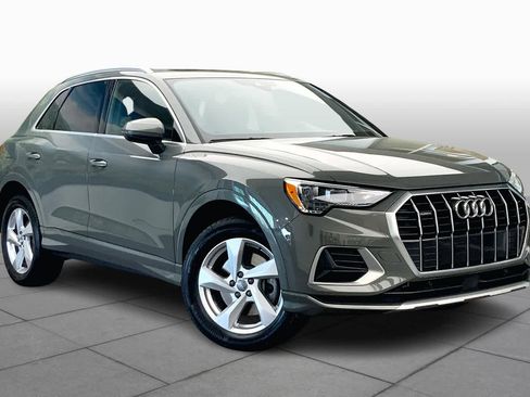 Used 2020 Audi Q3 2.0T Premium w/ Convenience Package AWD/4WD image 3