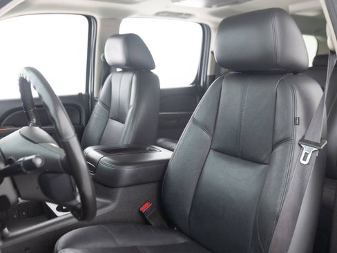 Used 2013 Chevrolet Suburban LT w/ Luxury Package AWD/4WD image 29