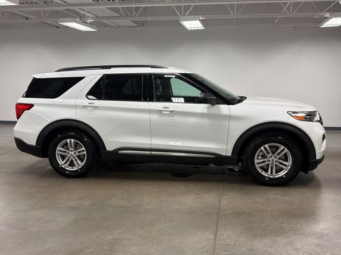 Used 2021 Ford Explorer XLT RWD image 6