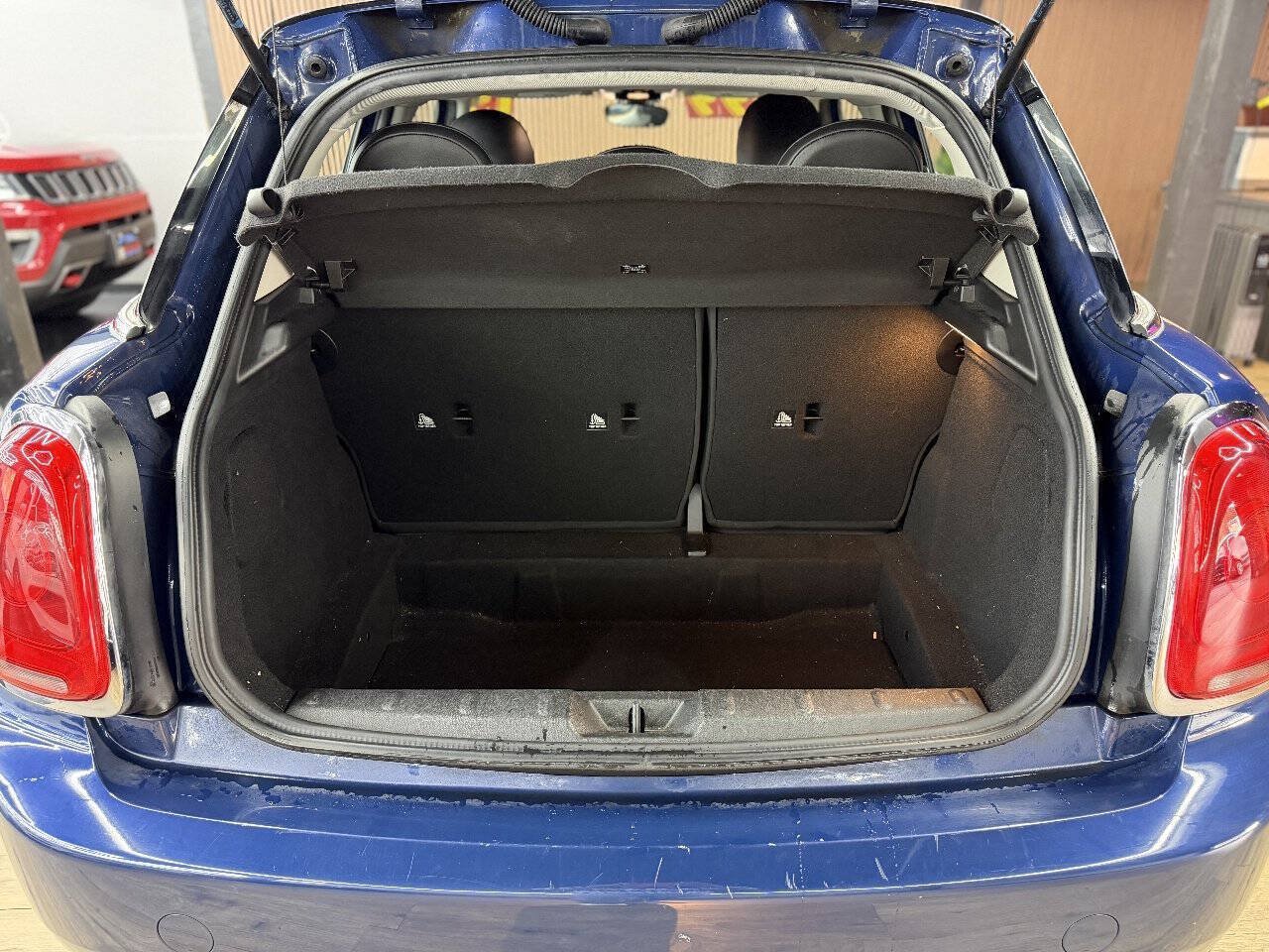 Used 2015 MINI Cooper 4-Door Hardtop FWD image 16