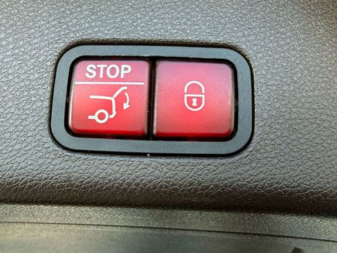 Used 2017 Mercedes-Benz GLS 450 4MATIC image 13