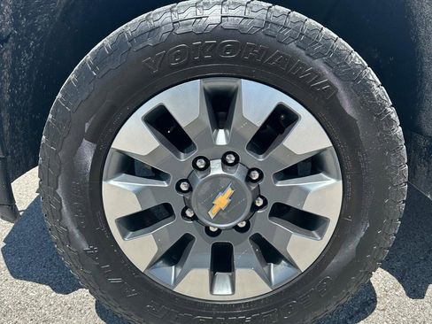 Used 2021 Chevrolet Silverado 3500 LT AWD/4WD image 7