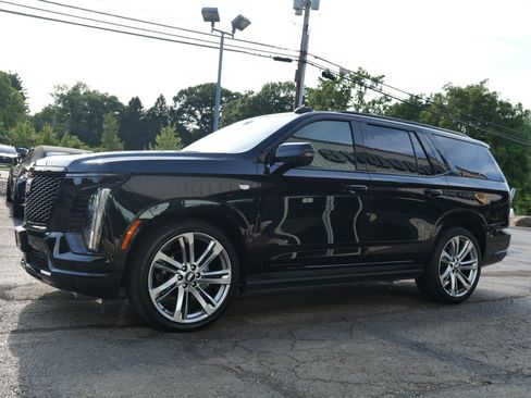 Used 2025 Cadillac Escalade Sport image 8