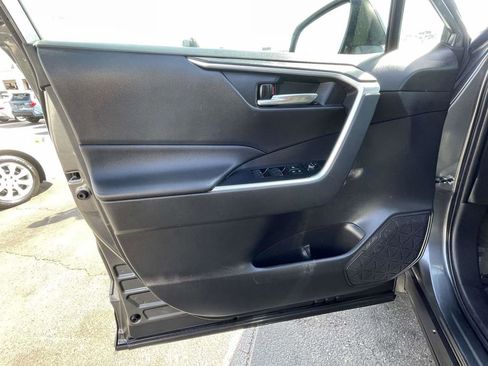 Used 2022 Toyota RAV4 XLE w/ Convenience Package FWD image 26