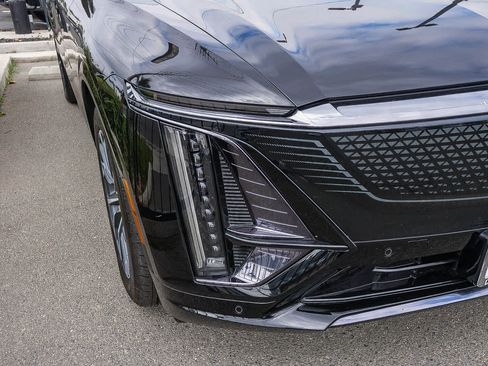 Used 2024 Cadillac Lyriq Sport AWD/4WD image 4