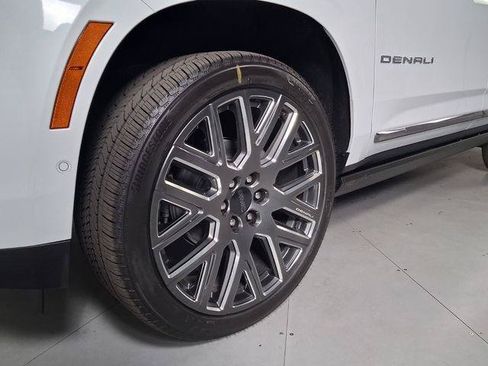 New 2026 GMC Yukon Denali Ultimate AWD/4WD image 9