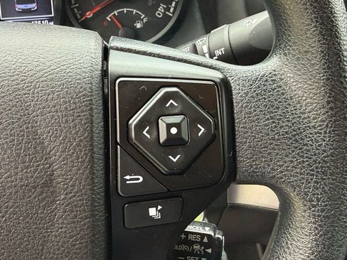 Used 2021 Toyota Tacoma SR AWD/4WD image 35