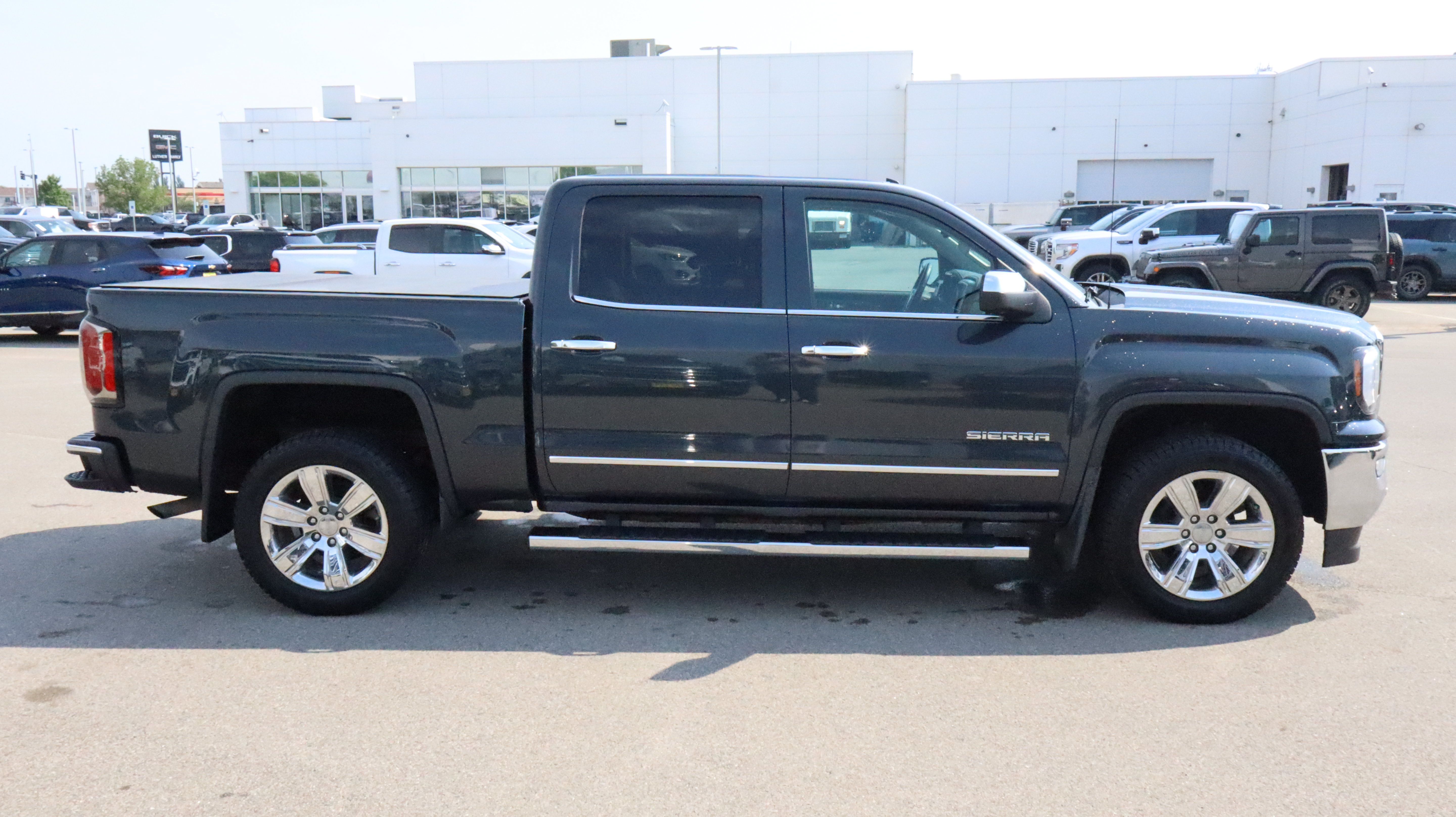 Used 2018 GMC Sierra 1500 SLT AWD/4WD image 8