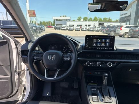 Used 2023 Honda CR-V EX-L image 16