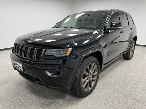 Used 2017 Jeep Grand Cherokee Limited 75th Anniversary AWD/4WD image 4