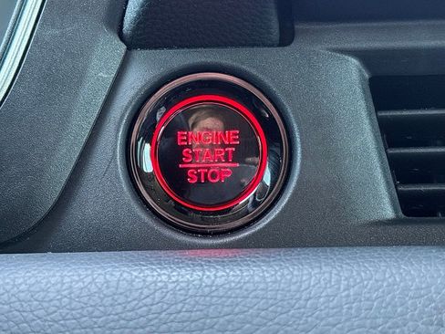 Used 2023 Honda Pilot Elite image 14