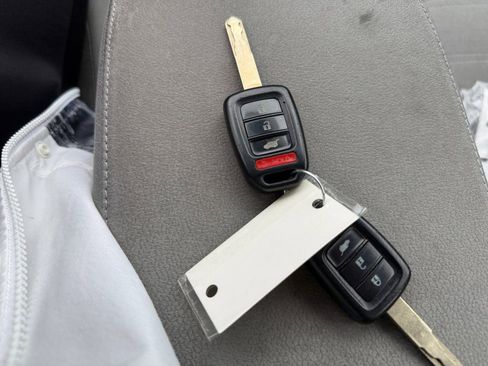 Used 2019 Honda CR-V LX image 32