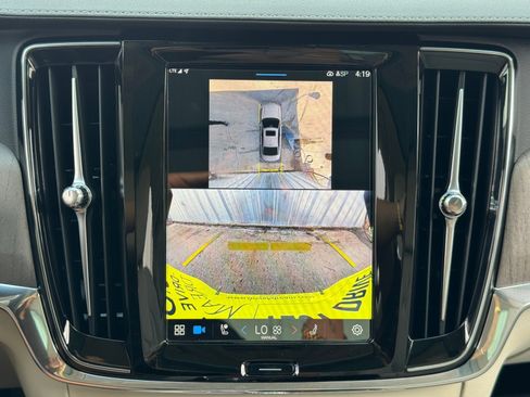 Used 2024 Volvo S90 T8 Ultimate image 27