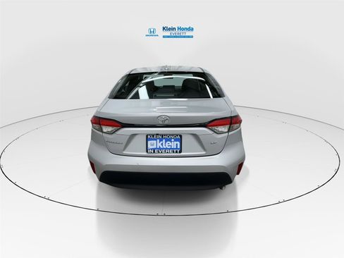 Used 2024 Toyota Corolla LE image 9