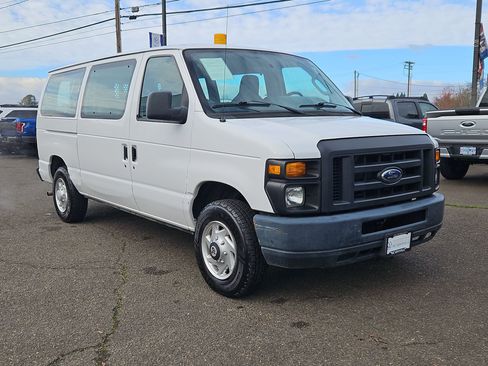 Used 2013 Ford E-150 and Econoline 150 XL image 7