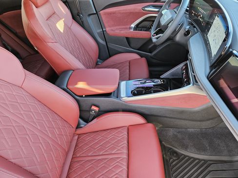 Used 2025 Audi SQ5 Prestige image 15