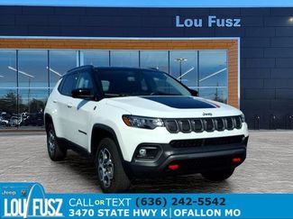 Used 2022 Jeep Compass Trailhawk w/ Trailhawk Convenience Group AWD/4WD video 1