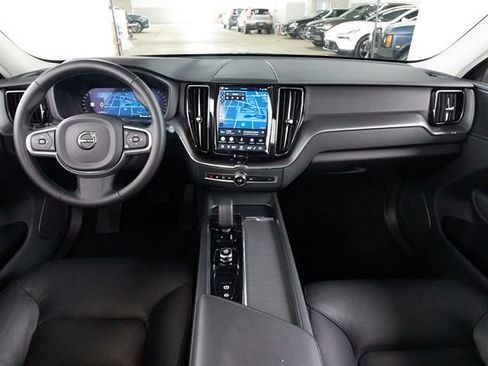 Certified 2025 Volvo XC60 B5 Core AWD/4WD image 6