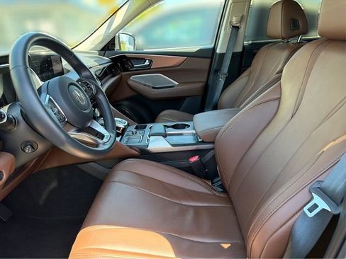 Used 2024 Acura MDX SH-AWD w/ Technology Package image 11