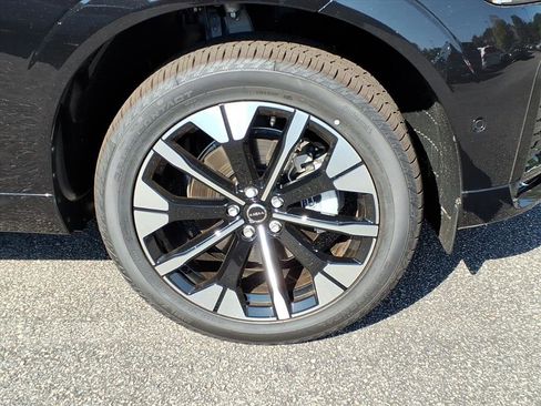 New 2026 Volvo XC60 B5 Plus w/ Protection Package Premier image 11