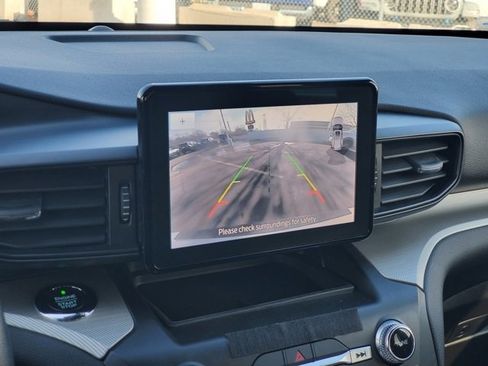 Used 2020 Ford Explorer XLT image 19