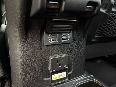 Used 2020 Jeep Gladiator Rubicon AWD/4WD image 32