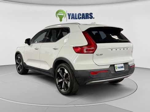Used 2019 Volvo XC40 T4 Momentum FWD image 3