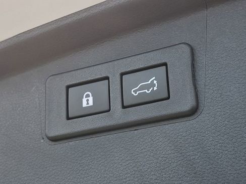 Certified 2025 Subaru Outback Premium image 29