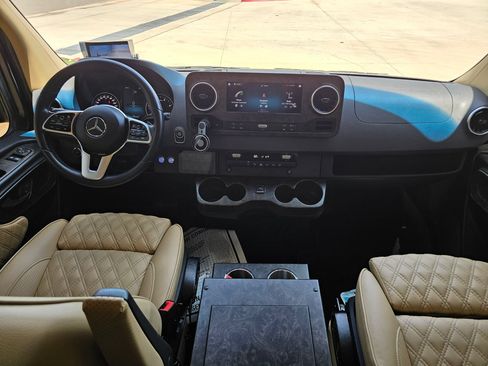 Used 2019 Mercedes-Benz Sprinter 3500 image 69