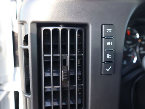 Used 2025 Chevrolet Express 2500 w/ Driver Convenience Package image 16