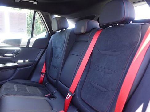 Used 2025 Mercedes-Benz GLC 43 AMG 4MATIC image 23