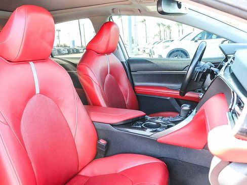 Used 2020 Toyota Camry XSE image 16