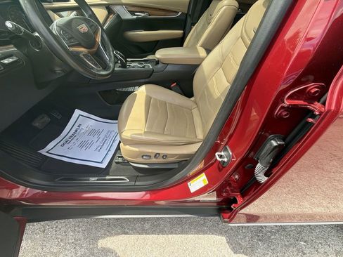 Used 2020 Cadillac XT5 Premium Luxury w/ Platinum Package FWD image 12