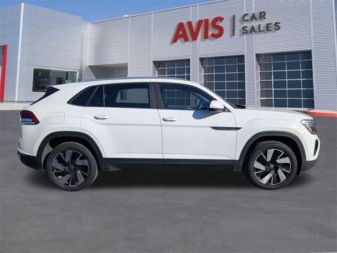 Used 2024 Volkswagen Atlas Cross Sport SE image 7