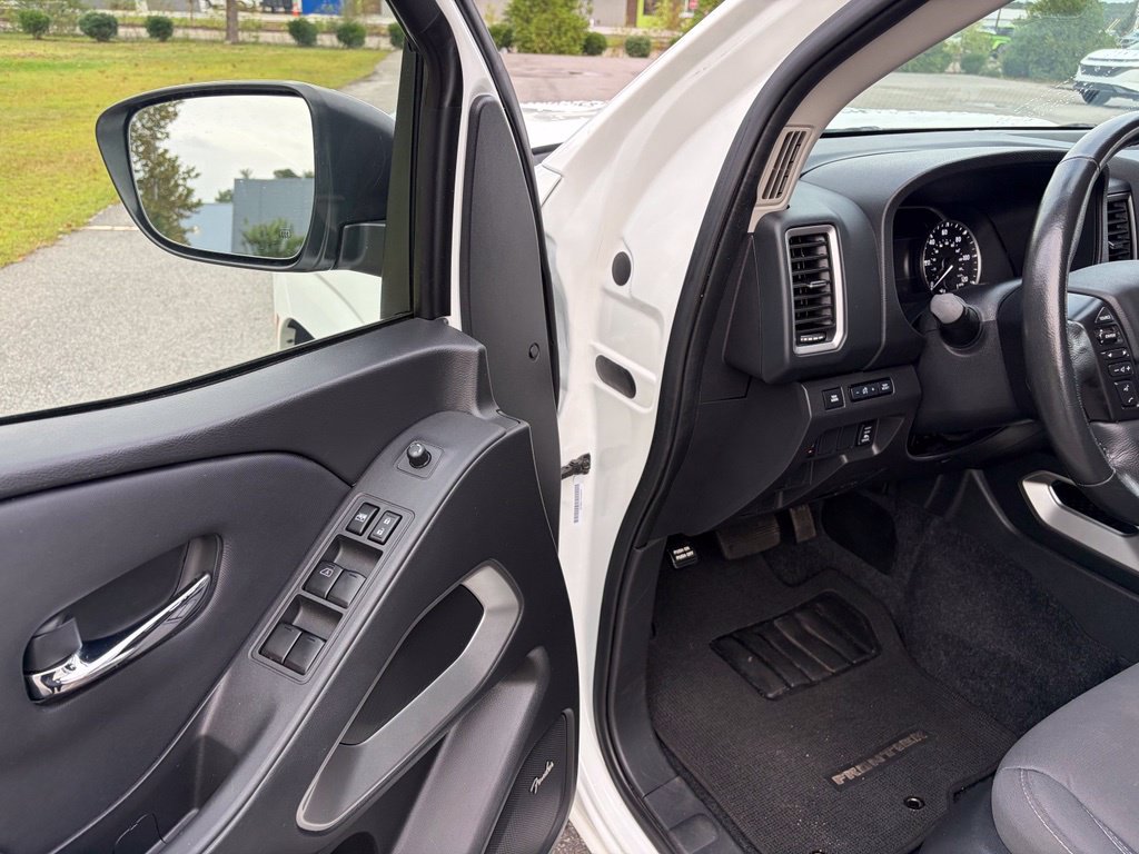 Certified 2024 Nissan Frontier SV w/ SV Convenience Package RWD image 12