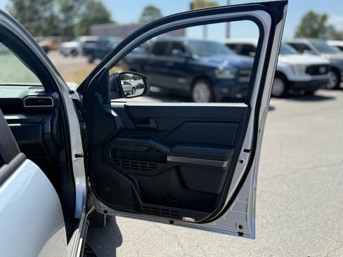Used 2025 Toyota 4Runner SR5 RWD image 28