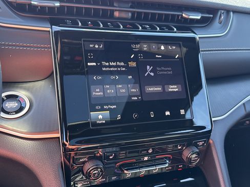 New 2025 Jeep Grand Cherokee Altitude image 32