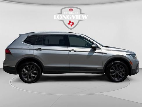 Used 2022 Volkswagen Tiguan SE w/ Panoramic Sunroof Package AWD/4WD image 6