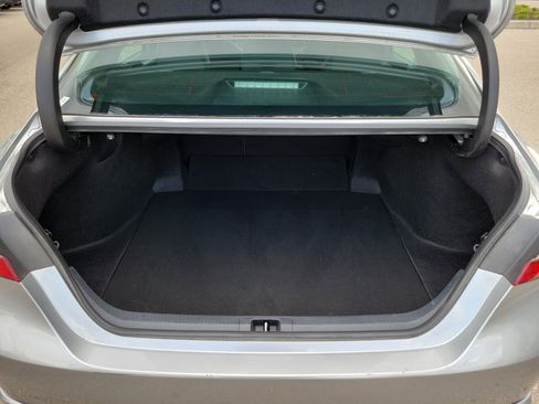 Used 2024 Toyota Camry SE image 11